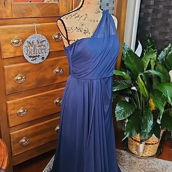 NWT David's Bridal Marine One Shoulder Illusion Maxi Gown size 8 - Picture 3 of 16